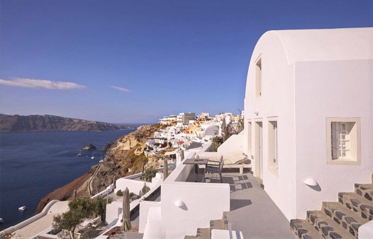 Discover the essence of Cycladic beauty, in graceful Oia